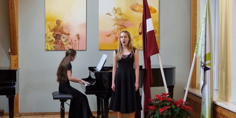 Latvijas 105. gadadienu gaidot