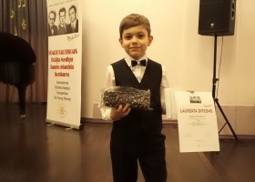 Panākumi XIII Starptautiskajā Brāļu Mediņu jauno pianistu konkursā